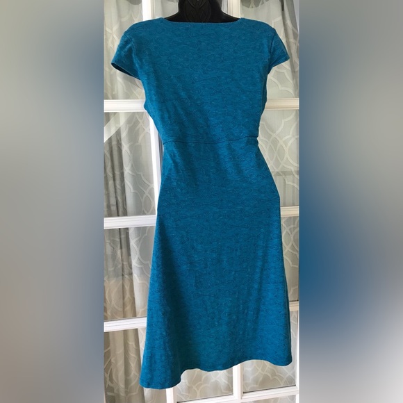 Toad&Co. size Small blue dress w/ beautiful geometric pattern excellent used - Picture 8 of 16